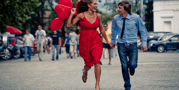 Savršeni poklon za Valentinovo - personalizirani zidni kalendar s Vaših 12 dizajniranih fotografija za 58kn umjesto 110kn