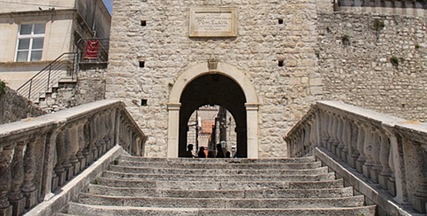 ponudadana, korčula