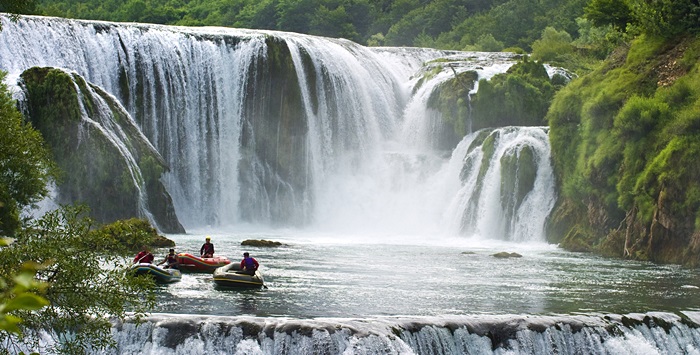 ponudadana, una, rafting