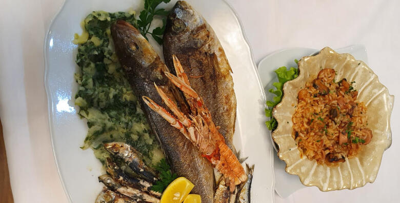 VALENTINOVO – riblja plata za dvije osobe s oradom, brancinom, škampima, lignjama, rižotom s plodovima mora i blitvom na istarski u Restoranu Casablanca za 195 kn!
