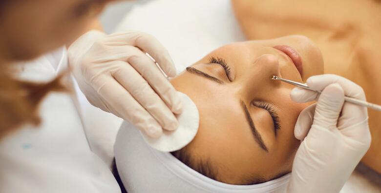 Podarite svom licu njegu kakvu zaslužuje uz klasično kozmetičko ČIŠĆENJE LICA I MASAŽU LICA za osjećaj potpune revitalizacije