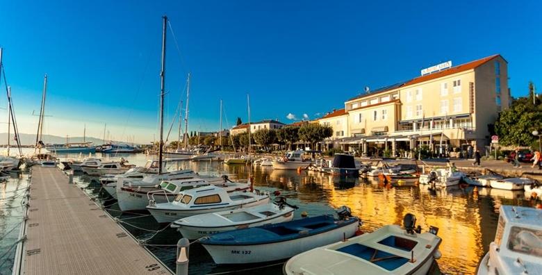 POPUST: 33% - MALINSKA Prvo kupanje ove godine u najomiljenijem mjestu otoka Krka!2, 3 ili 4 noćenja s doručkom za dvoje u Hotelu Adria*** od 649 kn! (Hotel Adria***)