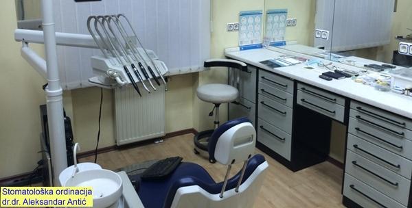 Plomba i stomatološki pregled intraoralnom kamerom