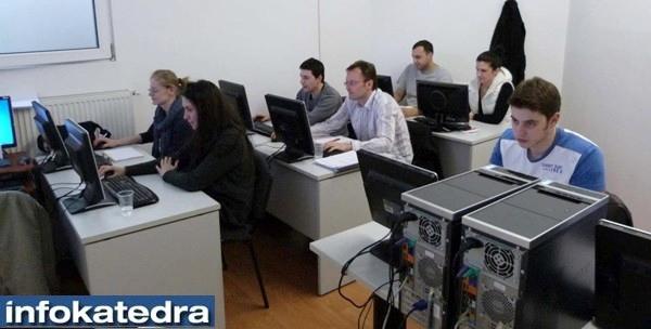 Web dizajner r knj 3.250kn Centar