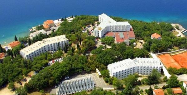 Omišalj - 4 ili 6 dana s polupansionom za dvoje u depandansi