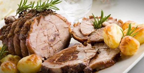 Mesna plata, punjena pljeskavica, ćevapi ili  vratina žar, salata, domaći kruh za dvoje od 79kn!