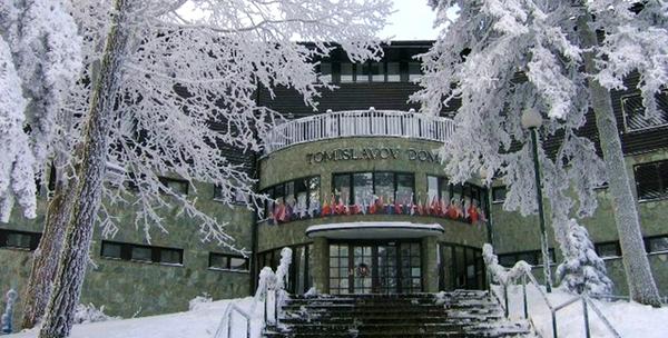 Skijanje na Sljemenu, Hotel Tomislavov dom*** - 2 dana, doručak za dvoje i ski karte za 849kn!