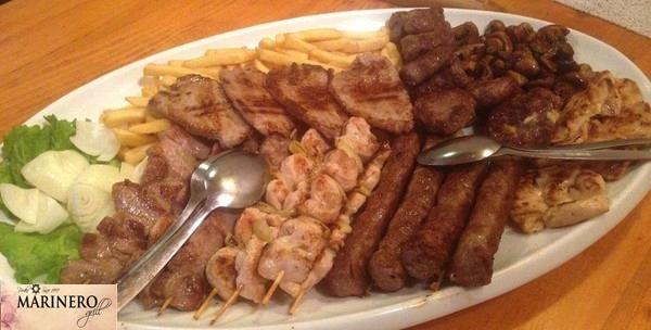 Ćevapi, kotleti, ražnjići, pileći fileti, mesni uštipci