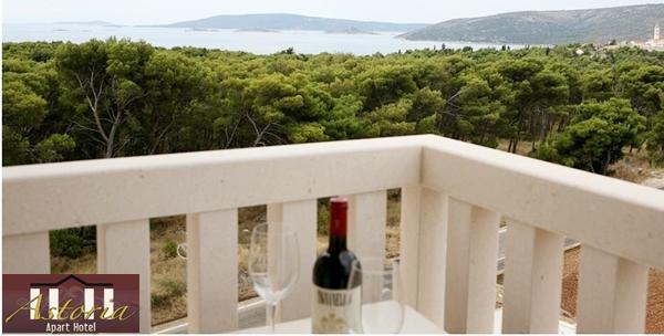 Trogir - 3, 6 ili 8 dana u sobama za 2 osobe