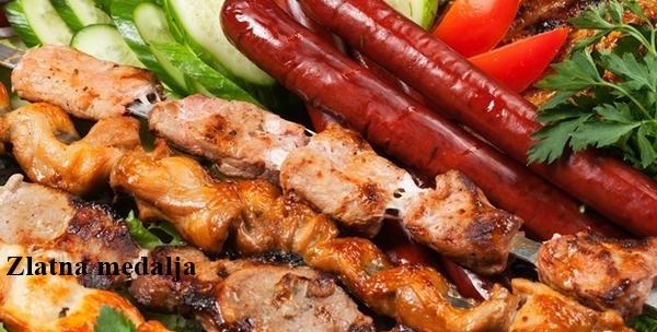 Lungić u špeku, sarajevski ćevapi, punjena pljeskavica sa sirom, vratina i domaći kruh