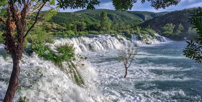 Južni Velebit - uživajte u kanjonu rijeke Zrmanje i prošetajte do Kudinog mosta za 209 kn!