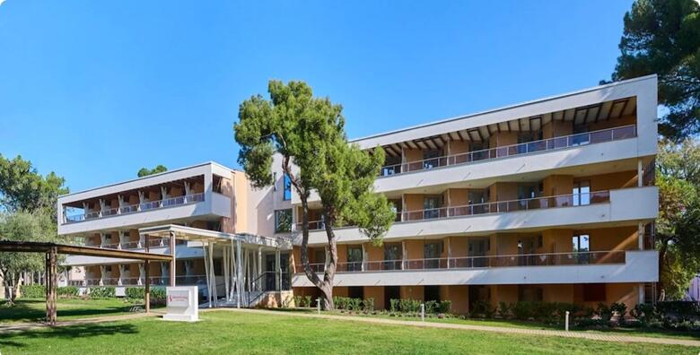 UMAG - idila uz šum mora u sobama Residence Umag Plava Laguna 4*