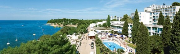 Poreč, Hotel Zorna Plava Laguna 3* - rezervirajte odmor iz snova i provedite dane opuštajući se na bazenu i plaži tik do hotela