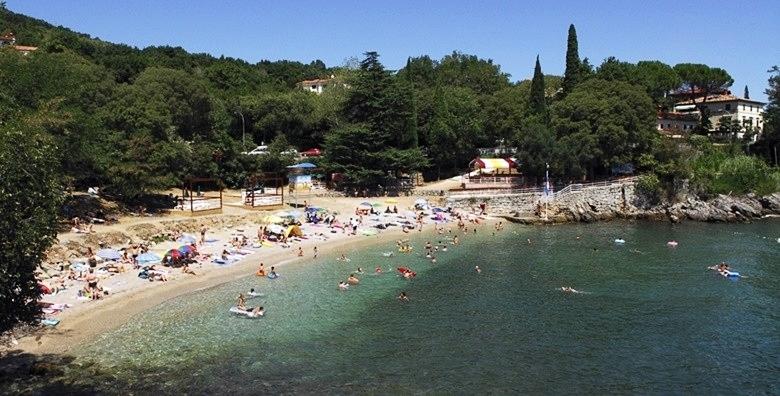 Lovran 4* - 2 noći s polupansionom za dvoje blizu plaže, LAST MINUTE ljetovanje za 1.795 kn!