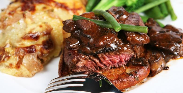 Tartarski beefsteak, ramsteak sa žara s prženim krumpirićima, svježom salatom uz domaća peciva i čokoladni kolač