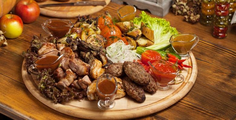 Punjene pljeskavice, ćevapi, pileći medaljoni, prilozi
