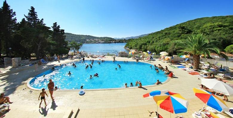 Dvoje kišobran agencija za Kišobran Za