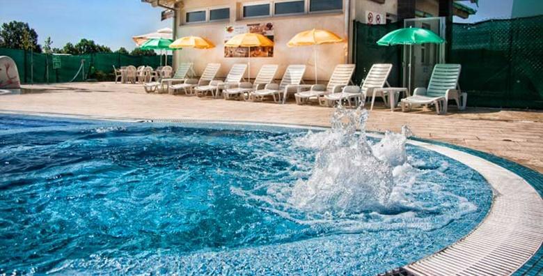 Bazen Hotela Sport**** - ulaznica za cjelodnevno kupanje na vanjskom bazenu i pizza za samo 39 kn!