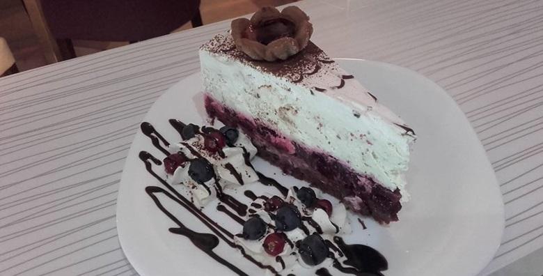 [TORTA] Oreo, Cheesecake, Cherry, Rafaelo, čokoladna, torta za dijabetičare ili slasna od mrkve uz uključenu dostavu za Zagreb i Samobor za 144 kn!