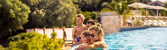 POSEBNA PONUDA! TOP TERMINI u Aminess Vival Port9 Resort 4*- 4 ili 7 noćenja s polupansionom za 2 osobe i 1 dijete ili 3. osobu na Korčuli uz INFINITY bazen