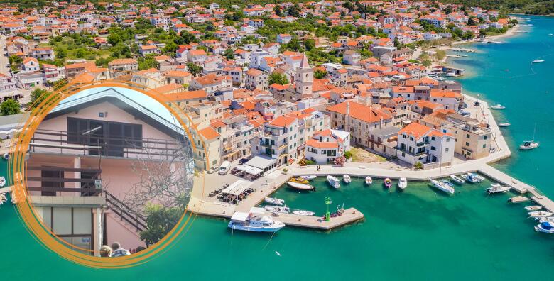 Ljeto u Pirovcu, Apartman 3* uz plažu