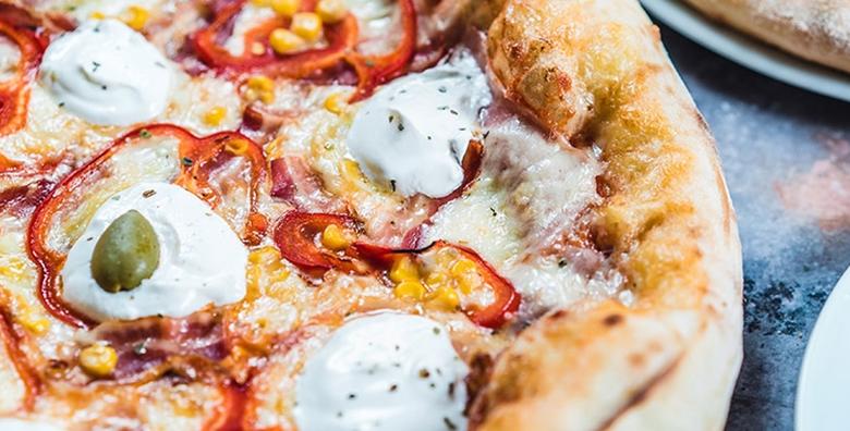 POPUST: 49% - 2 pizze po izboru - hrskava korica, rastezljivi sir i sočni sos,  savršena poslastica u kultnom restoranu u Prečkom za samo 49 kn! (Marinero Grill Prečko)