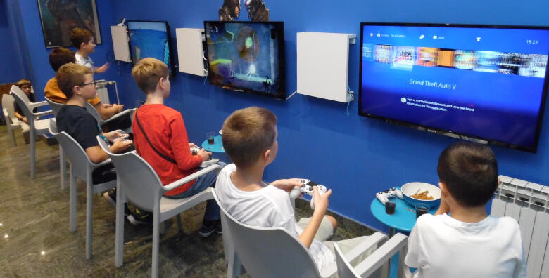 PLAYSTATION ROĐENDAN – najuzbudljiviji rođendan uz igranje popularnih igrica FIFA 2022, Fortnite, GTA 5, Call of Duty, Minecraft i drugih u Igraonici PS5