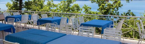 Holiday Resort Kačjak 2* - proljeće i ljetna sezona uz 2, 3 ili 5 noćenja s polupansionom za 2 odraslih i 1 dijete ili 3 odrasle osobe na svega par koraka od mora