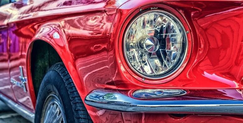 Osigurajte savršen sjaj vašeg automobila uz troslojno poliranje vozila i kompletno pranje te premaz voskom u Autopraonici Tutač za 400 kn!