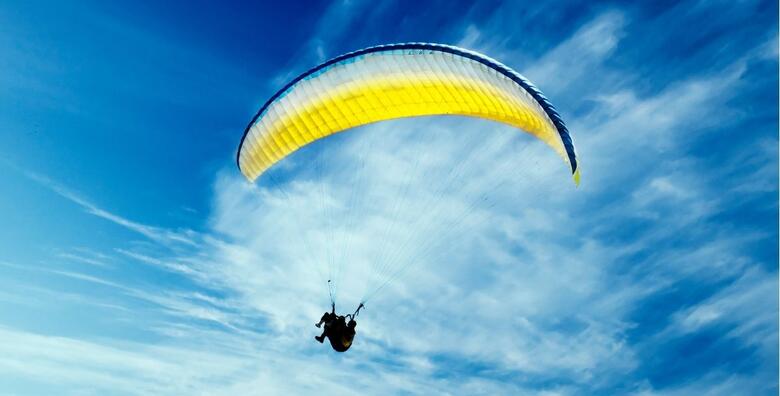 PARAGLIDING - usudite se na adrenalinsku avanturu u nebeskim visinama i uživajte u veličanstvenim prizorima od kojih zastaje dah