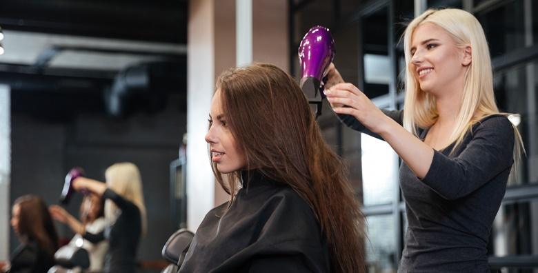 Bojanje ili pramenovi s preljevom, šišanje, tretman keratinom i frizura za 139 kn!