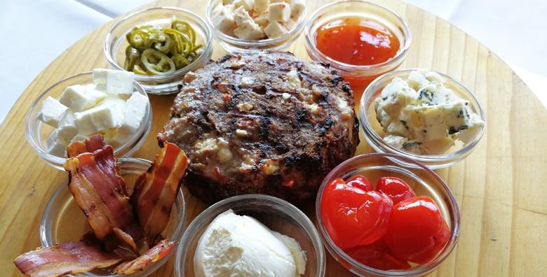 Slozi Svoju Pljeskavicu Junetina Ili Mijesano Meso Uz Dodatke I Punjenja Po Tvom Gustu 2 Pljeskavice Od 300 Grama U Bistrou Slatinski Gaj Od 29 Kn