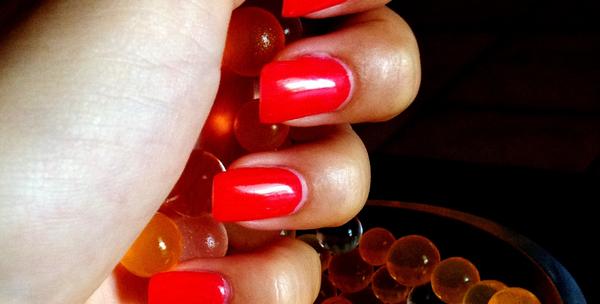 Ugradnja umjetnih noktiju, lakiranje i nail art