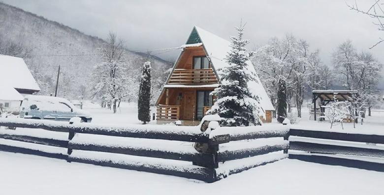 VELEBITSKA KUĆA 3*- Zimska avantura tik do NP Sjeverni Velebit! 2 ili 3 noćenja za 2 do 5 osoba u netaknutoj prirodi za već od 999 kn!