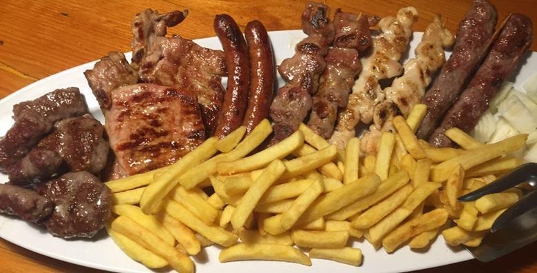 [MARINERO GRILL] Mesni uštipci, ćevapi, kotleti, pileći i svinjski ražnjići, kobasice, pomfrit, lepinja i luk za samo 73 kn!