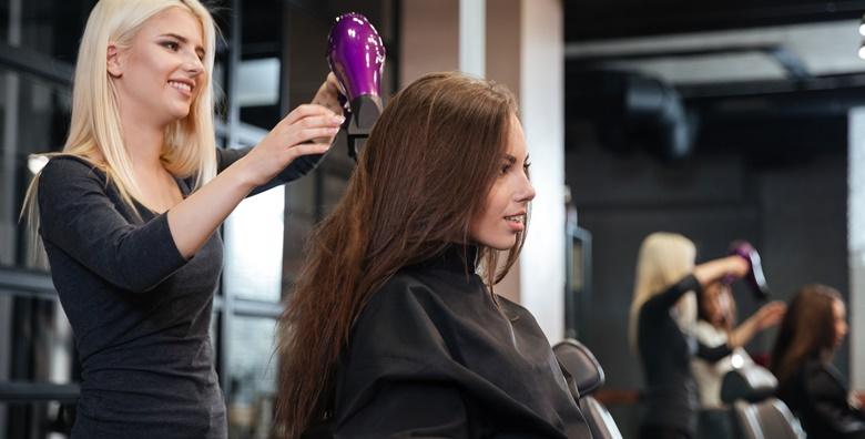 POPUST: 57% - Priuštite si osvježenje izgleda i odlučite se za preljev, šišanje, fen frizuru  te masku za kosu u u Salonu ljepote New Me (NewMe salon ljepote)
