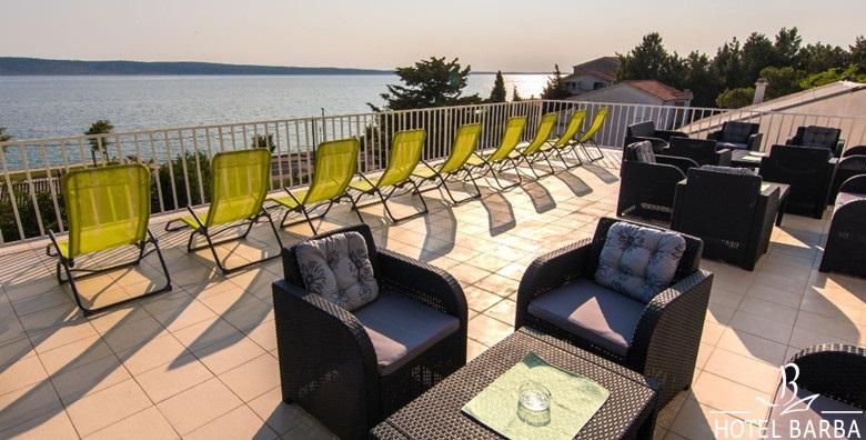 Starigrad Paklenica, 2 - 6 noćenja s doručkom ili polupansionom od 650 kn!