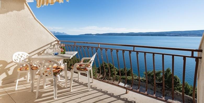 Omiš, Ruskamen - 2 noćenja za 2 do 5 osoba u apartmanu*** tik do plaže već od 499 kn!