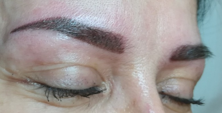 Hit Puder Tehnika Za Iscrtavanje Obrva Gusce I Punije Obrve Savrsenog Oblika Koje Traju Do Cak 2 Godine Za 699 Kn