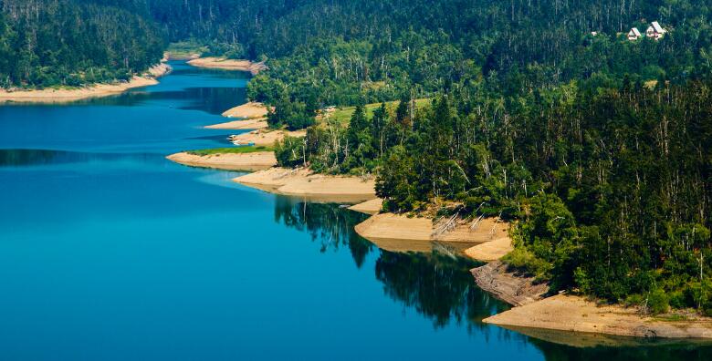 Kamačnik, Lokve i Lokvarsko jezero