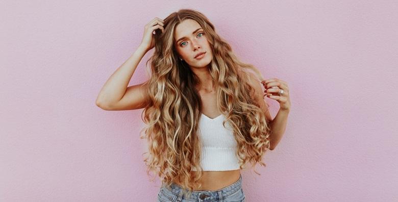 Birajte između pramenova ili bojanja uz njegu Schwarzkopf keratinskom maskom, šišanje i fen frizuru u salonu Beauty Aura (Martićeva) već od 139 kn!