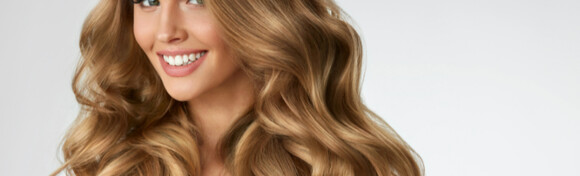 HAIR DUSTING - hit metoda šišanja kojom se uklanjaju samo oštećeni vrhovi, a ne skraćuje duljina kose + bojanje izrasta ili pramenovi i frizura
