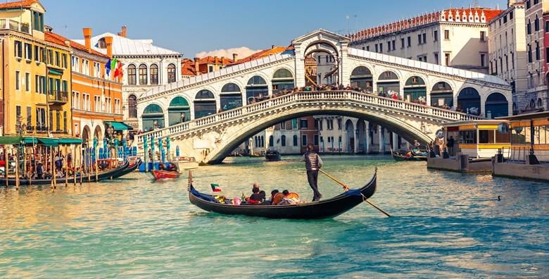 Venecija - posjetite najromantičniji grad u Europi i razgledajte raskošne povijesne znamenitosti u jednodnevnom izletu s uključenim prijevozom za 229 kn!