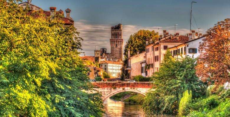 Posjetite slikovitu Padovu bogate povijesti i arhitekture, Veronu grad Romea i Julije i čaroban plutajući grad Veneciju za 599 kn!