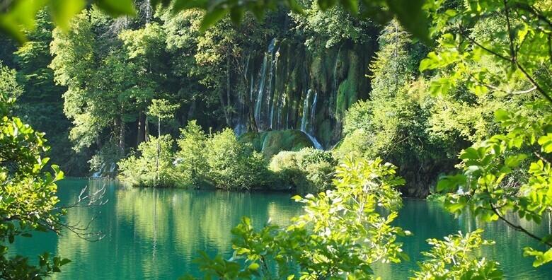 NP Plitvička jezera i Rastoke - cjelodnevni izlet s ulaznicom i prijevozom za 219 kn!