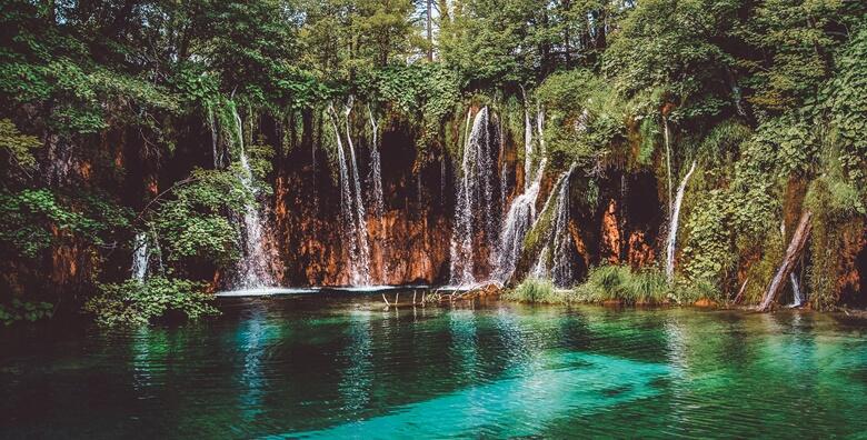 Ponuda dana: NP Plitvička jezera - provedite divan jesenski dan u najpoznatijem hrvatskom nacionalnom parku s uključenom ulaznicom i prijevozom za 219 kn! (Darojković travel ID kod: HR-AB-01-080530750)