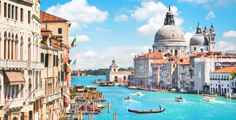 Venecija i otoci Lagune - posjetite za DAN ŽENA grad gondola i razgledajte otoke Torcello, Burano i Murano uz 1 noćenje s doručkom u hotelu 4* za jednu osobu