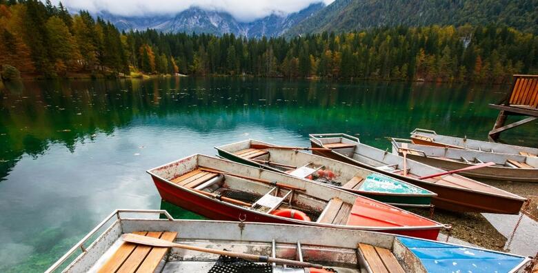 Doživite čaroliju Monte Lussarija i kristalnih jezera Laghi di Fusine uz panoramsku vožnju kroz Sloveniju i Alpe