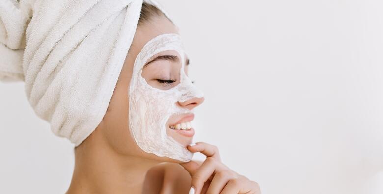 POPUST: 41% - Brinite o svom licu u svako doba godine uz klasično čišćenje lica, piling i masku u Beauty centru La Marena za 89 kn! (Beauty centar La Marena)