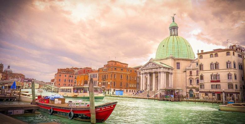 Venecija, Murano, Burano - 2 dana u hotelu s doručkom i prijevozom za 469 kn!